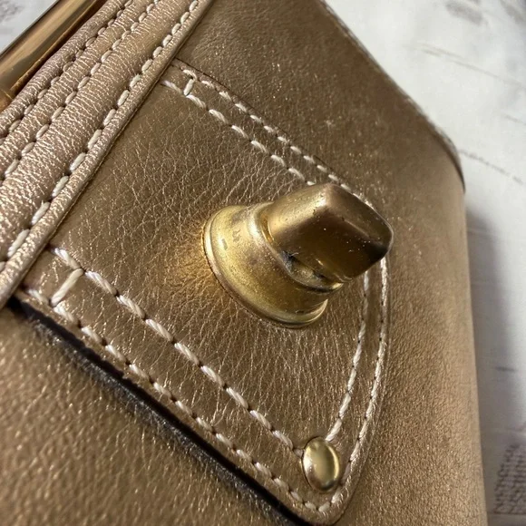 PREOWNED Coach gold leather Turnlock Agenda Wallet - Picture 12 of 12